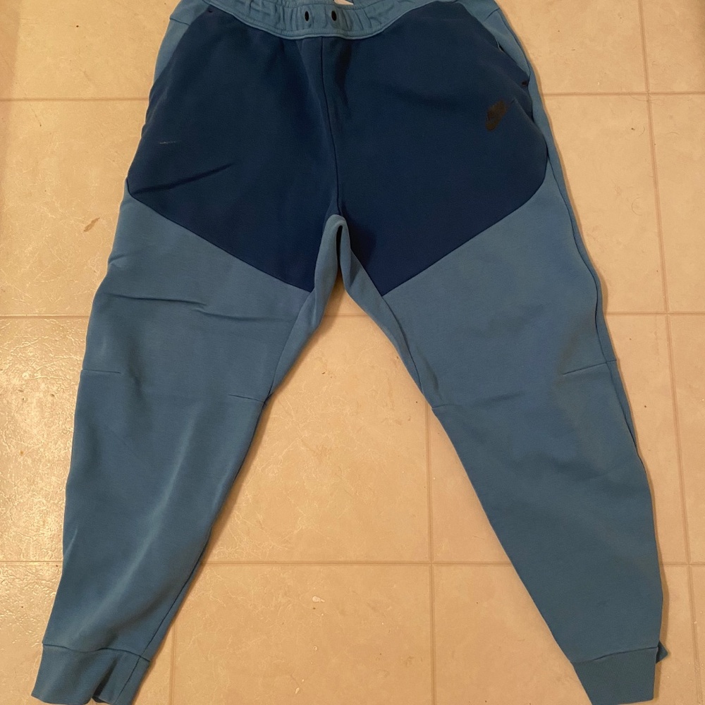 nike joggers